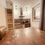 Exclusive Apartments, With Parking דירה שצ'צ'ין