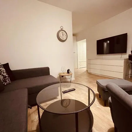 Exclusive Apartments, With Parking דירה שצ'צ'ין