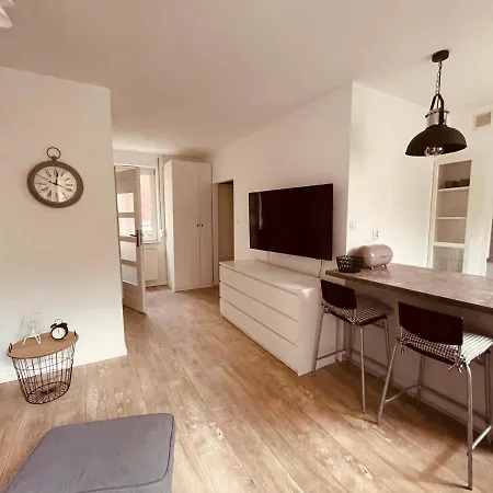 Exclusive Apartments, With Parking דירה *